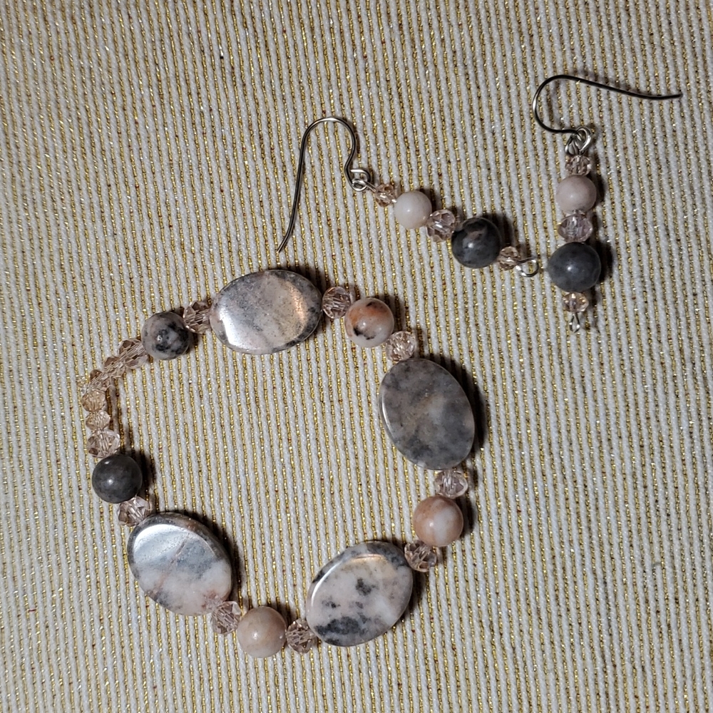 Handmade stretch bracelet and earrings